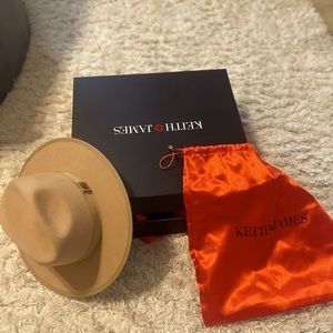 Keith James Queen fedora, honey color